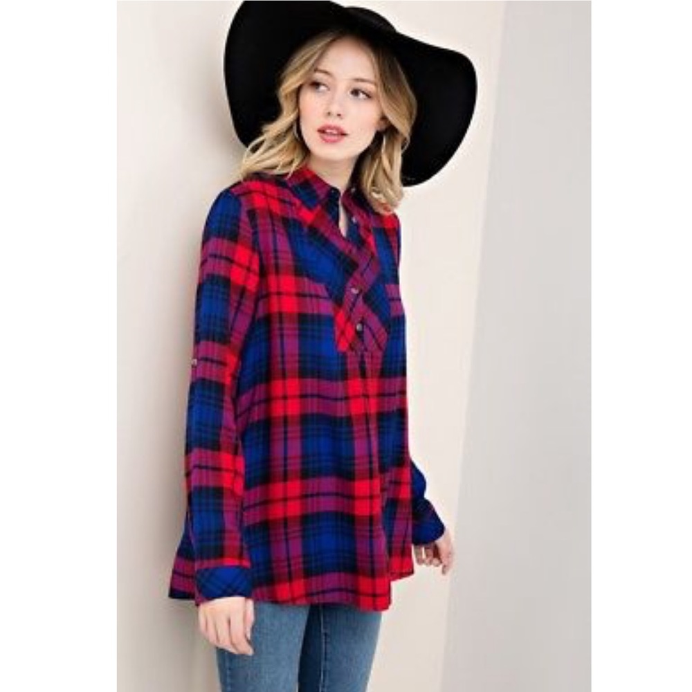 NWOT Boutique Entro red plaid button up cuff shirt